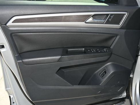 Used 2019 Volkswagen Atlas SE FWD image 14