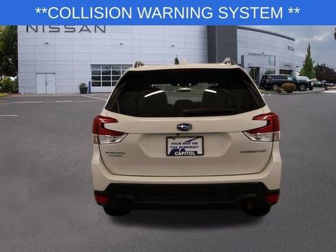 Used 2023 Subaru Forester Premium image 4