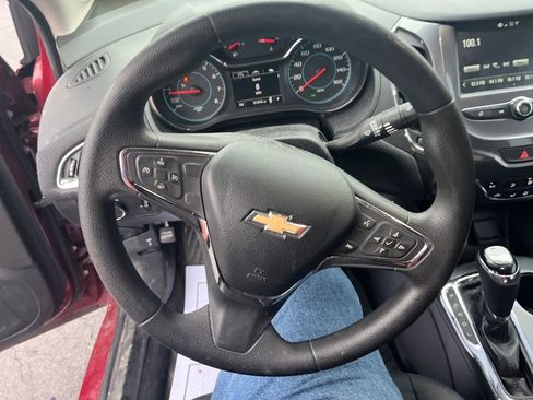 Used 2018 Chevrolet Cruze LT w/ LPO, Black Nameplate Package image 10