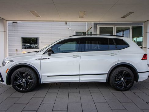 Used 2023 Volkswagen Tiguan SE R-Line FWD image 11