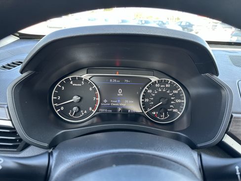 Used 2023 Nissan Altima 2.5 SV FWD image 10