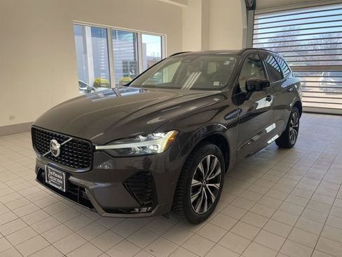 Certified 2023 Volvo XC60 B5 Plus image 1