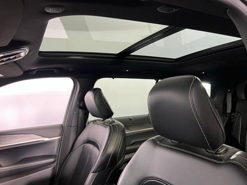 Used 2024 Jeep Grand Cherokee L Limited w/ Luxury Tech Group II image 25