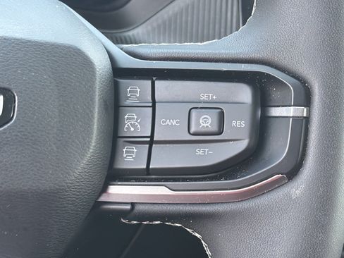 Used 2026 Jeep Cherokee Overland AWD/4WD image 14
