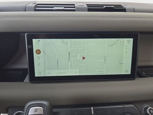 Used 2020 Land Rover Defender 110 SE image 24