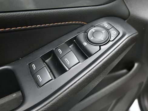 Used 2021 Chevrolet Traverse LT w/ LT Premium Package FWD image 11