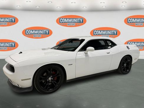 Used 2019 Dodge Challenger R/T image 2
