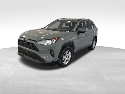Used 2021 Toyota RAV4 XLE image 11