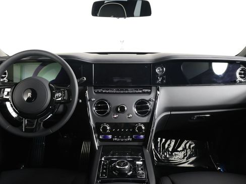 New 2026 Rolls-Royce Cullinan AWD/4WD image 11