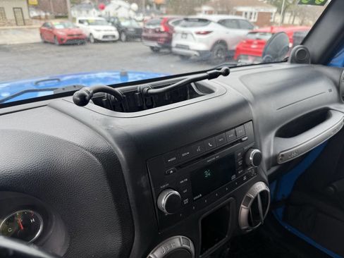 Used 2011 Jeep Wrangler Sport image 17