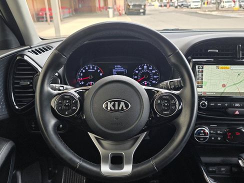Used 2020 Kia Soul EX FWD image 16