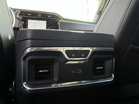 Used 2025 GMC Sierra 2500 Denali w/ Technology Package image 22