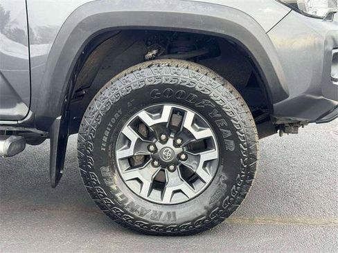 Certified 2022 Toyota Tacoma TRD Off-Road image 7