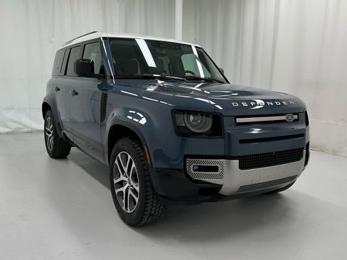 Used 2023 Land Rover Defender 110 SE image 1