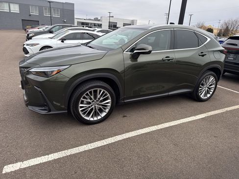 Used 2025 Lexus NX 350h AWD w/ Accessory Package (2T) image 9
