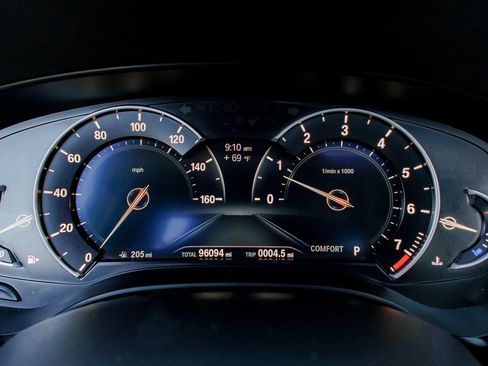 Used 2017 BMW 540i xDrive AWD/4WD image 18