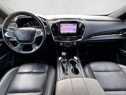 Used 2022 Chevrolet Traverse RS image 16