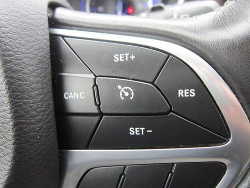 Used 2020 Chrysler Voyager LX w/ Cold Weather Group image 19