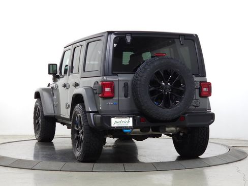 Used 2024 Jeep Wrangler Sahara w/ Technology Group image 6