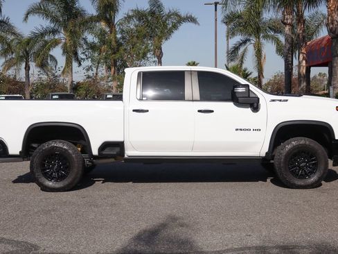 Used 2024 Chevrolet Silverado 2500 ZR2 w/ Technology Package AWD/4WD image 13