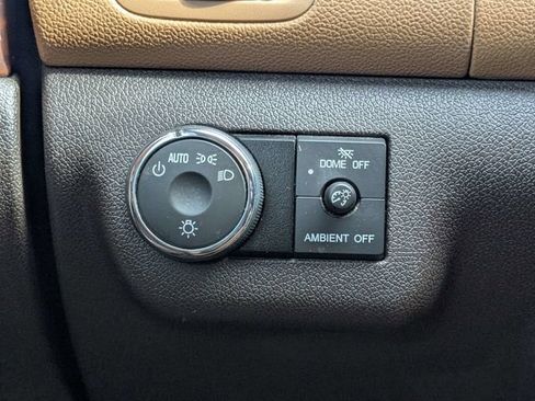 Used 2017 Buick Enclave Premium w/ Experience Buick Package FWD image 21