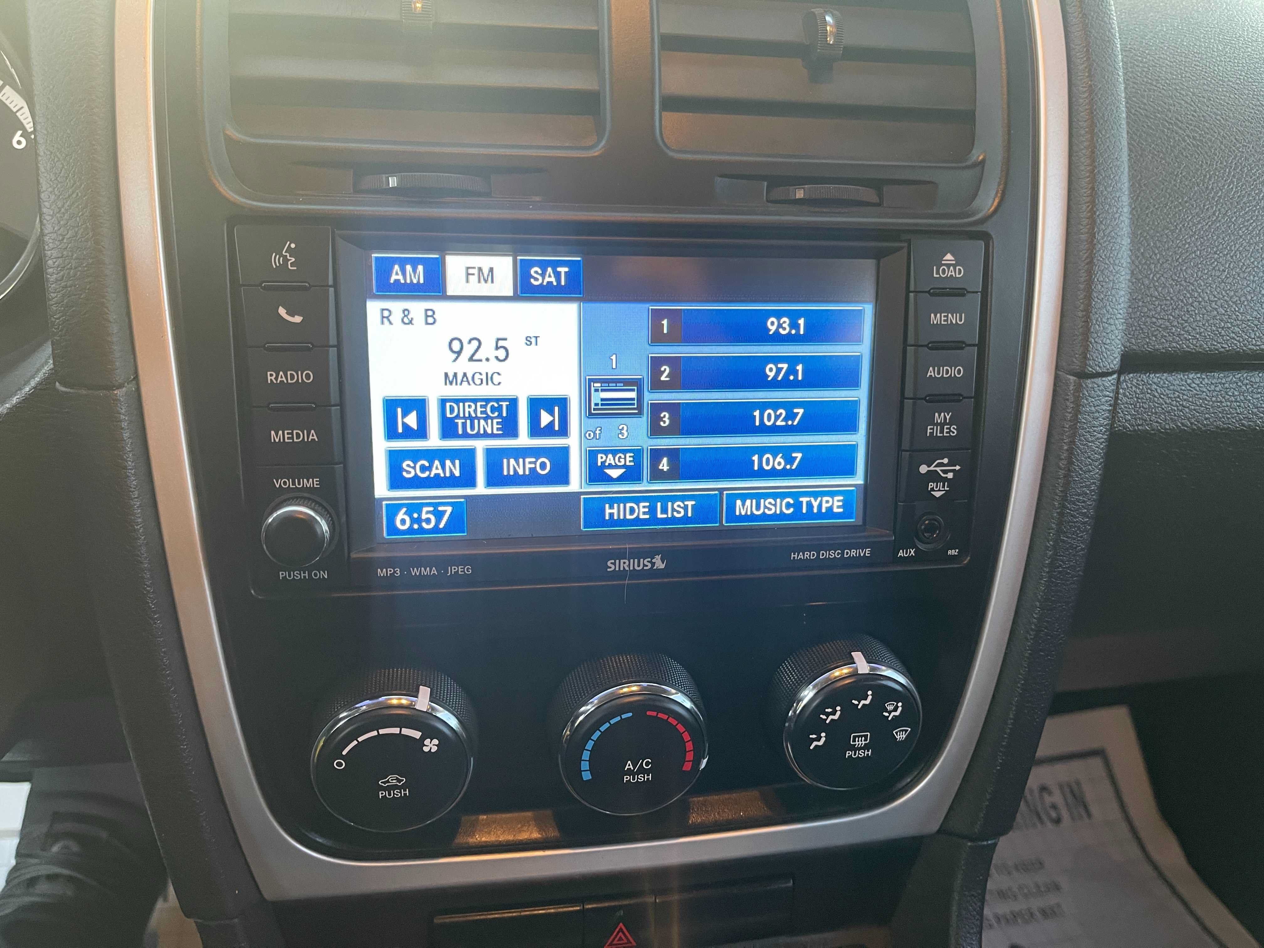 Used 2010 Dodge Caliber Heat w/ Premium Sound Group FWD image 21