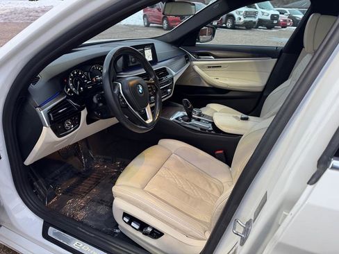 Used 2018 BMW 530e xDrive image 17