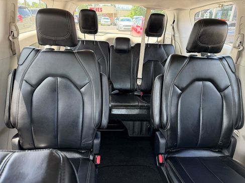 Used 2020 Chrysler Voyager Lxi FWD image 18