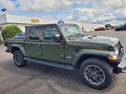 Used 2022 Jeep Gladiator Overland w/ Cold Weather Group AWD/4WD image 6
