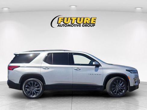Used 2022 Chevrolet Traverse RS FWD image 3