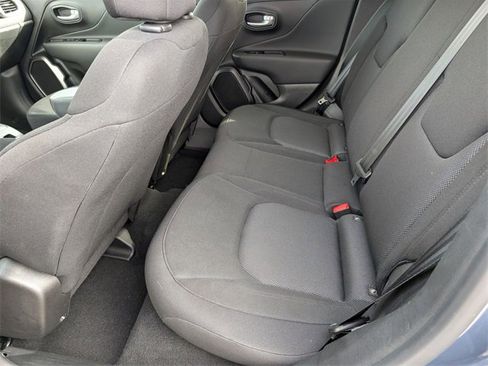 Used 2023 Jeep Renegade Latitude image 28