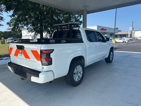 Used 2023 Nissan Frontier SV w/ SV Convenience Package AWD/4WD image 3