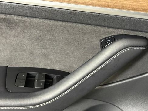 Used 2023 Tesla Model 3 Standard Range RWD image 19