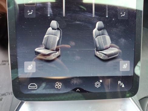 Used 2024 Lucid Air Pure RWD image 24