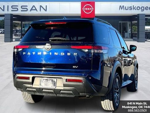 Used 2022 Nissan Pathfinder SV image 5