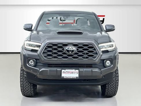 Used 2022 Toyota Tacoma TRD Sport w/ Technology Package AWD/4WD image 2