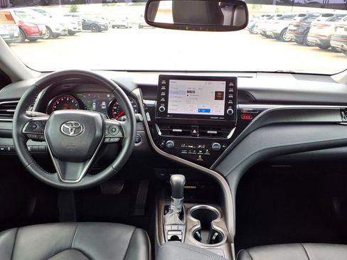 Used 2022 Toyota Camry XSE FWD image 6