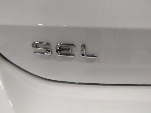 New 2025 Volkswagen Taos SEL image 14