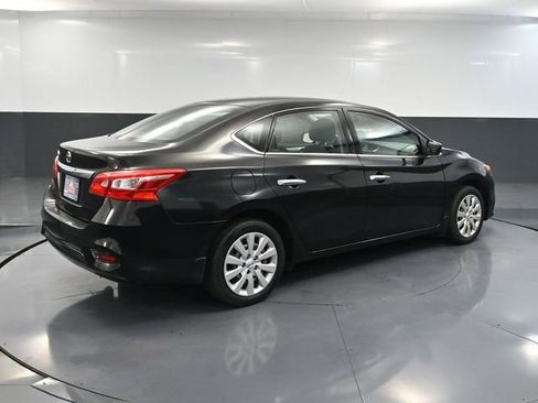 Used 2018 Nissan Sentra S image 4