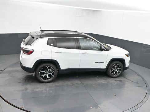Used 2025 Jeep Compass Limited AWD/4WD image 45