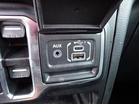 Used 2023 Jeep Wrangler Unlimited w/ Sun & Screen Package AWD/4WD image 17