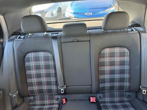 Used 2017 Volkswagen GTI SE image 34