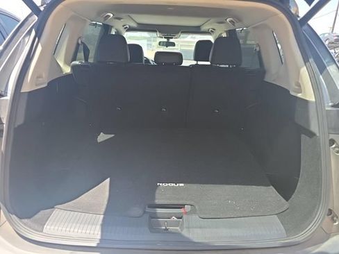 Used 2023 Nissan Rogue SV w/ SV Premium B Package FWD image 6