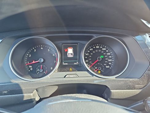 Used 2018 Volkswagen Tiguan S image 10