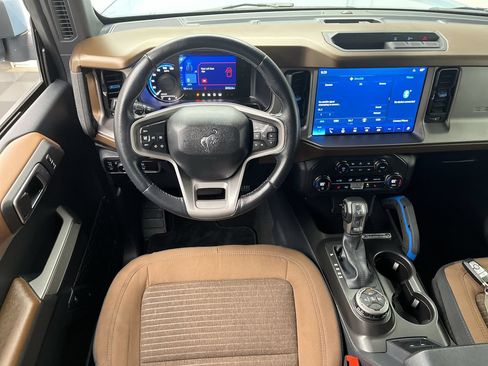 Used 2023 Ford Bronco Outer Banks AWD/4WD image 12