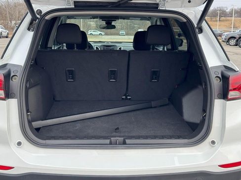Used 2023 Chevrolet Equinox LT w/ Driver Convenience Package image 5