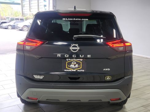 Used 2023 Nissan Rogue S image 4