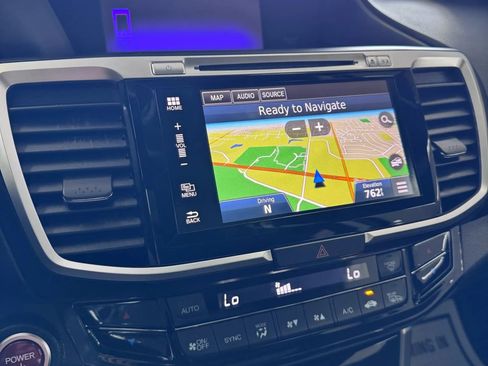 Used 2017 Honda Accord Touring image 28