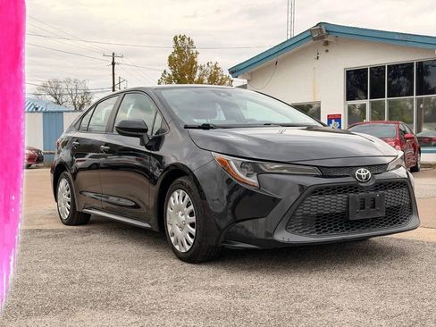 Used 2021 Toyota Corolla LE image 1