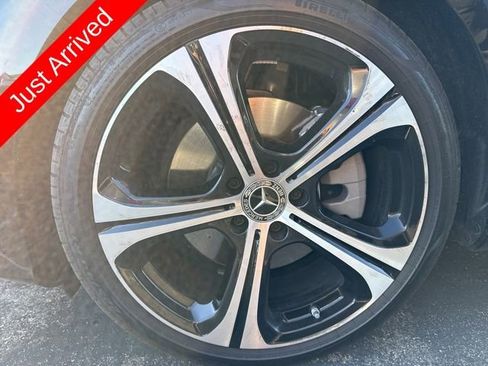 Used 2025 Mercedes-Benz C 300 Sedan image 12